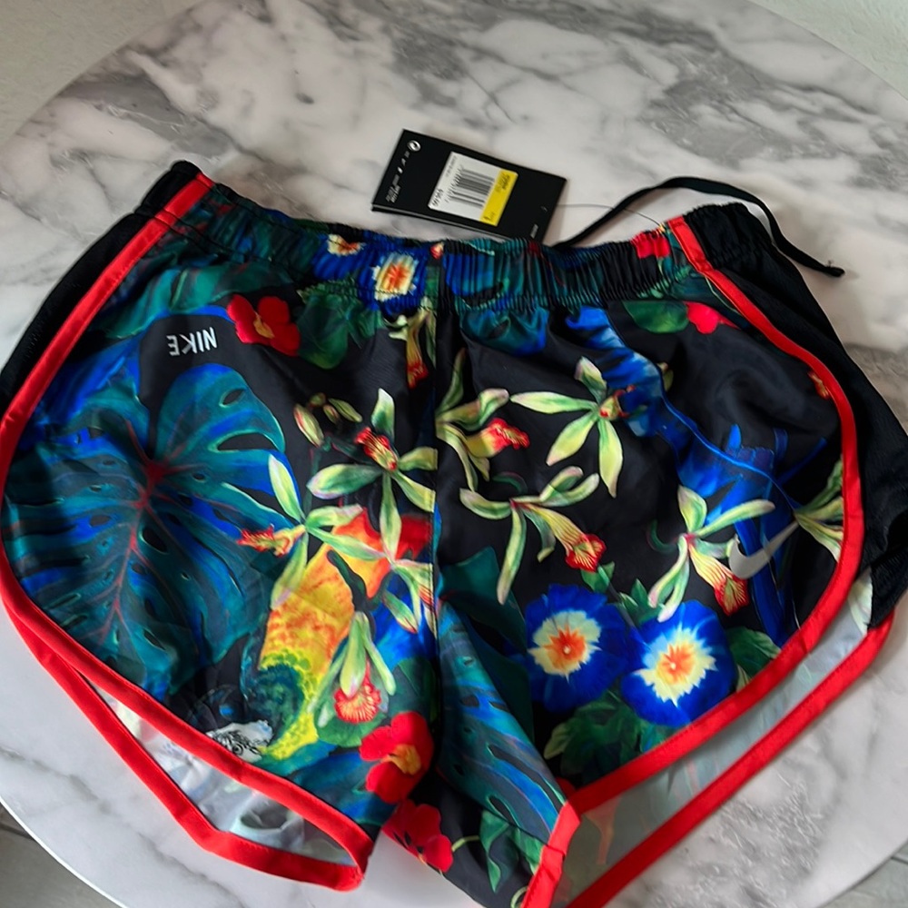 Brand new Hawaiian Nike shorts size small